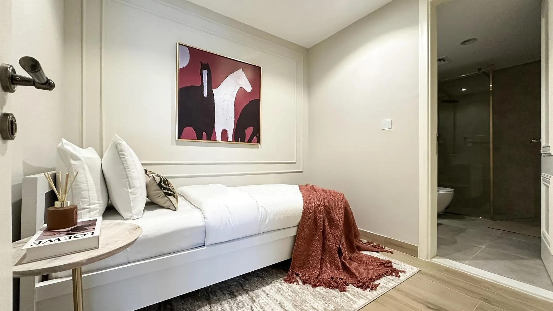 Lux 2Br Designer Sanctuary W Trendy Decor Apartment Dubai