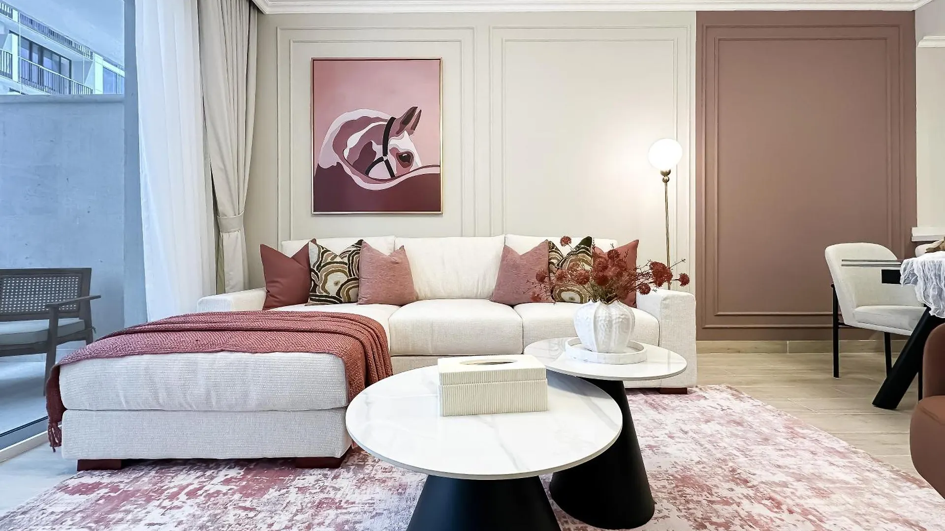 Lux 2Br Designer Sanctuary W Trendy Decor Apartment Dubai