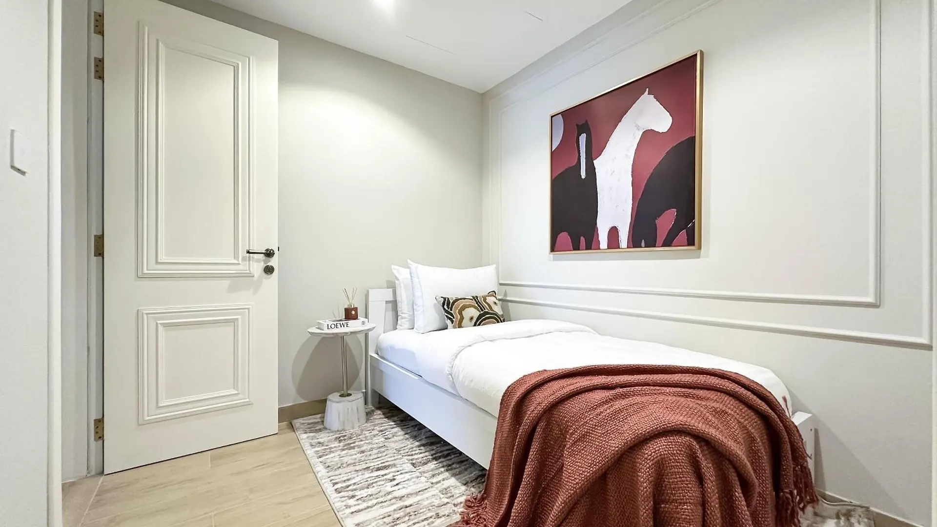 Lux 2Br Designer Sanctuary W Trendy Decor Apartment Dubai